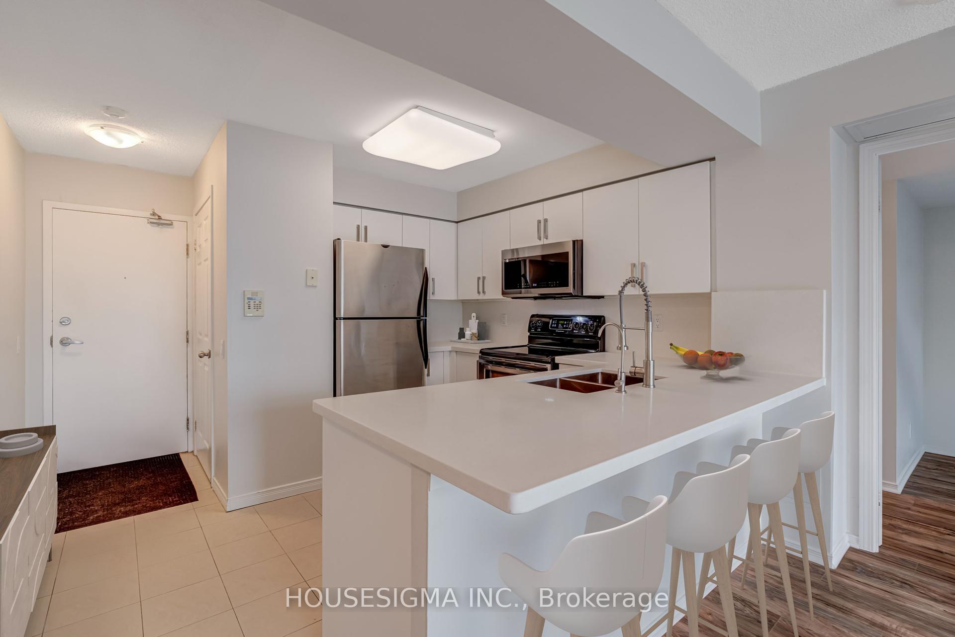 2 Bedrooms Condo at 28 Harrison Garden, Toronto For sale