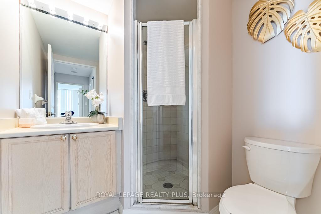 2 Bedrooms Condo at 101 Subway, Toronto For sale