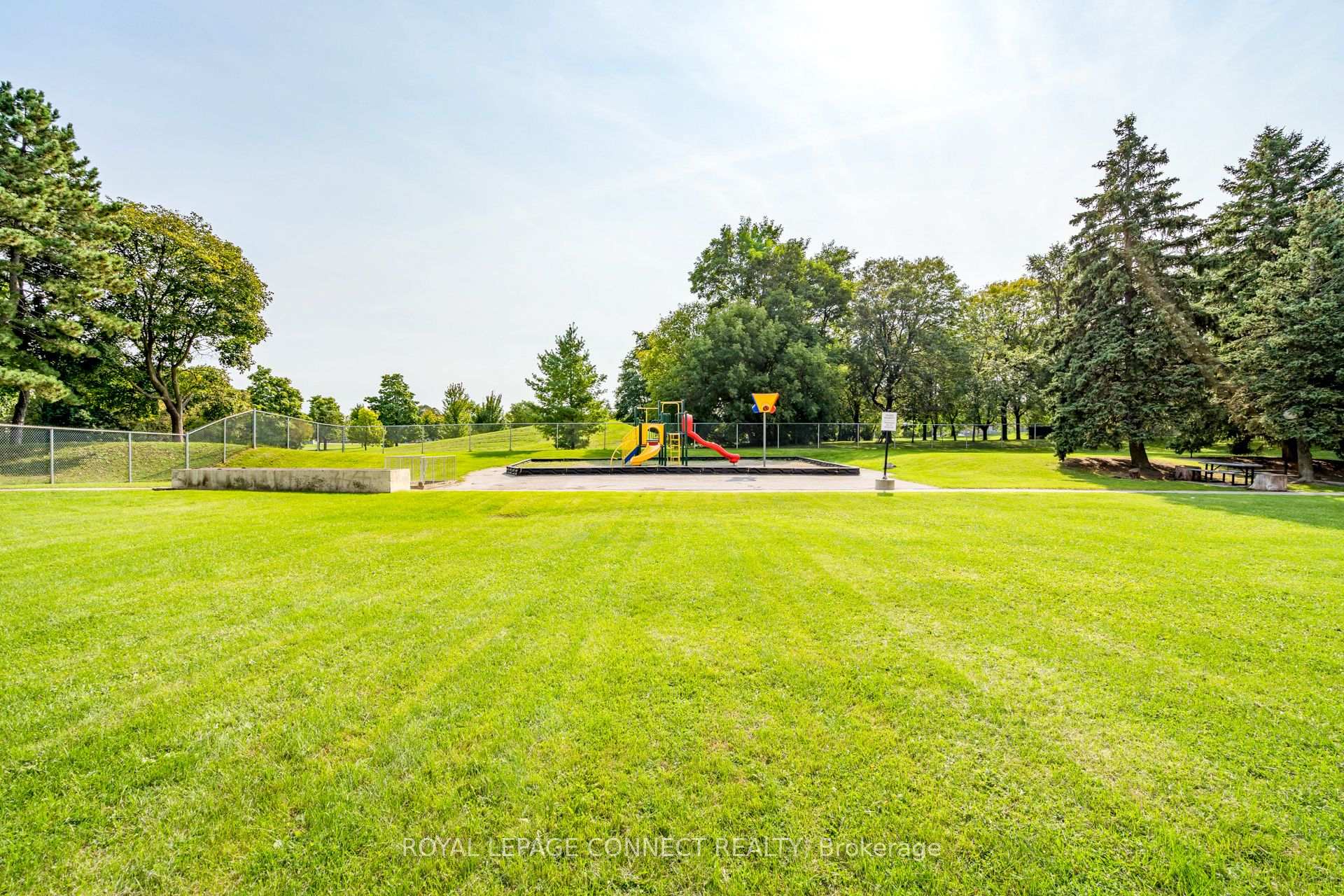 2 Bedrooms Condo at 270 Palmdale,  Toronto For sale