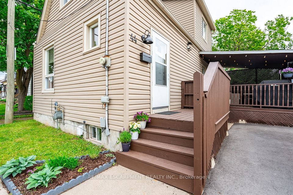 44 Fairview Avenue, Hamilton, ON L8L 7B6