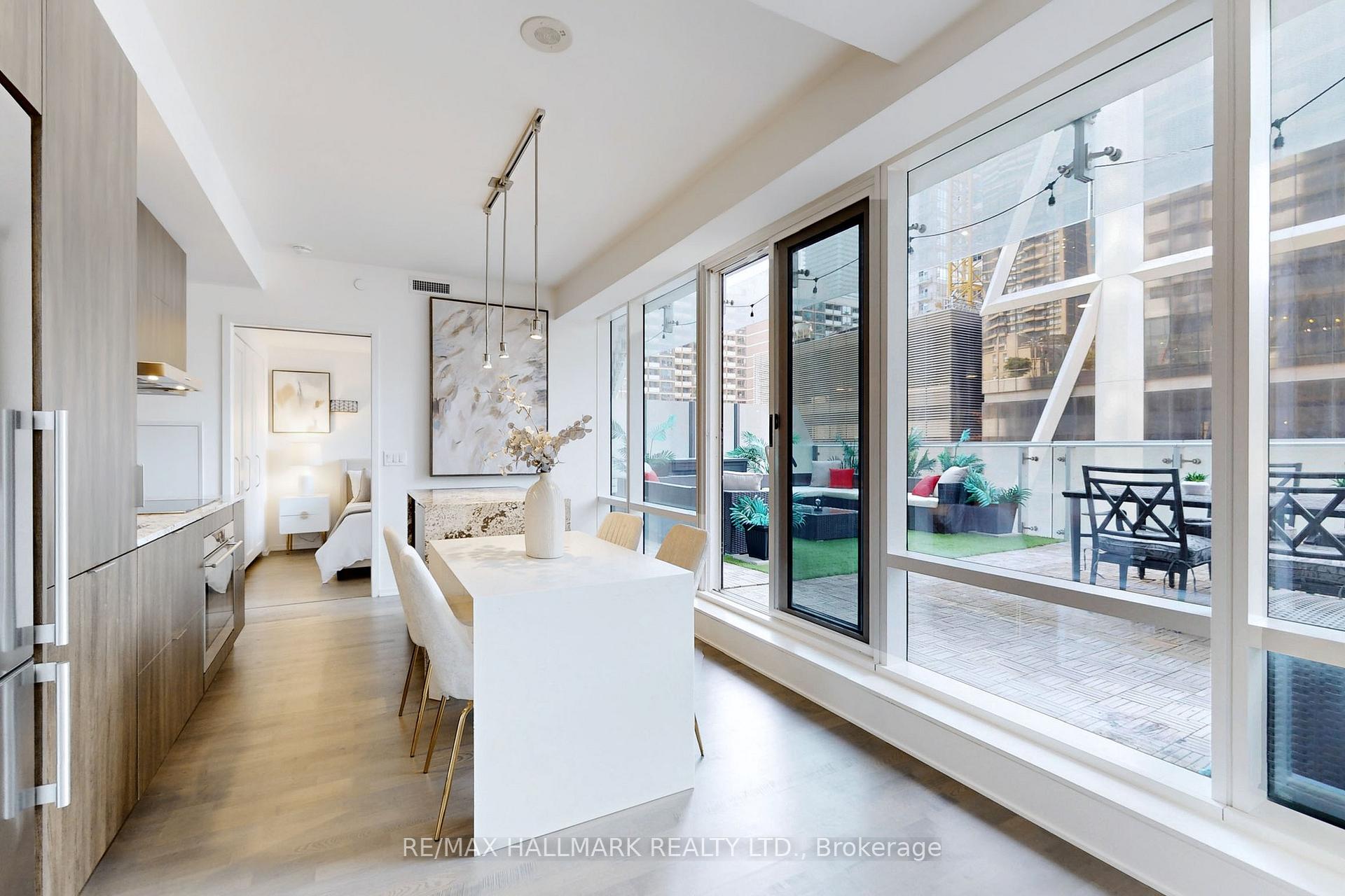3 Bedrooms Condo at 1 Bloor,  Toronto For sale