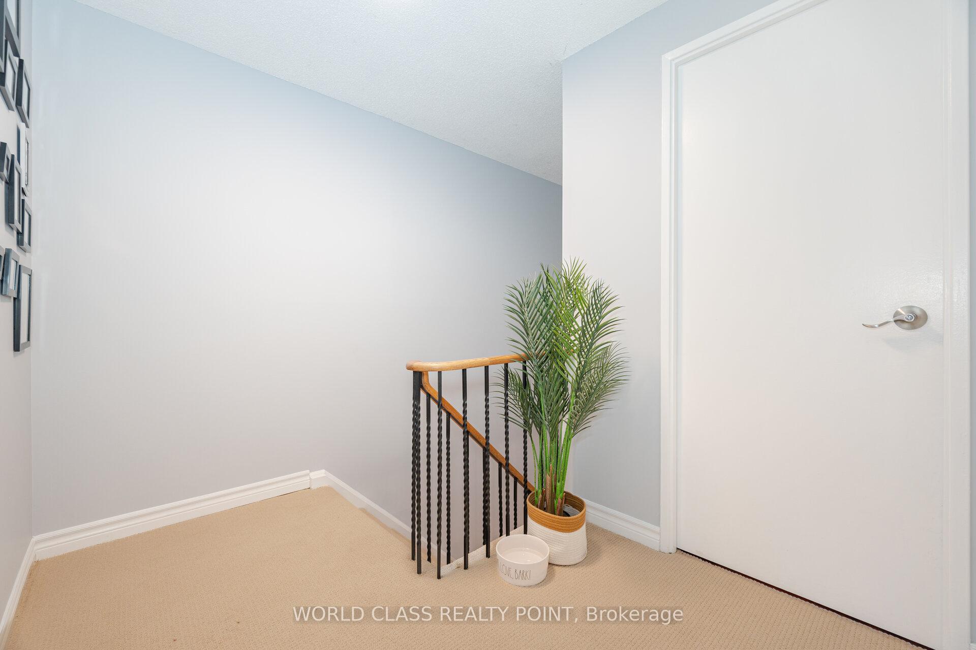 4 Bedrooms Condo at 525 Meadows, Mississauga For sale