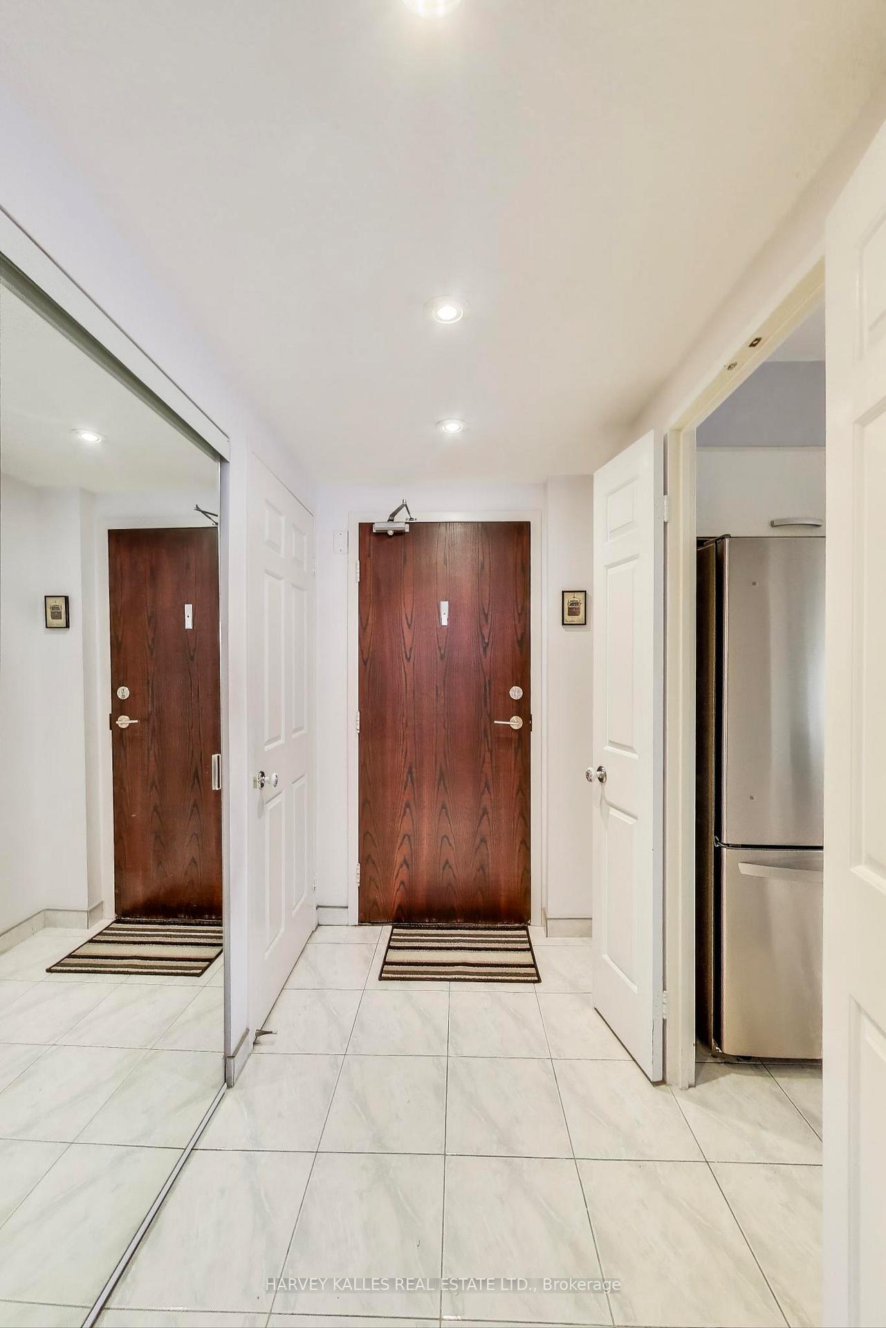 2 Bedrooms Condo at 33 Elmhurst, Toronto For sale