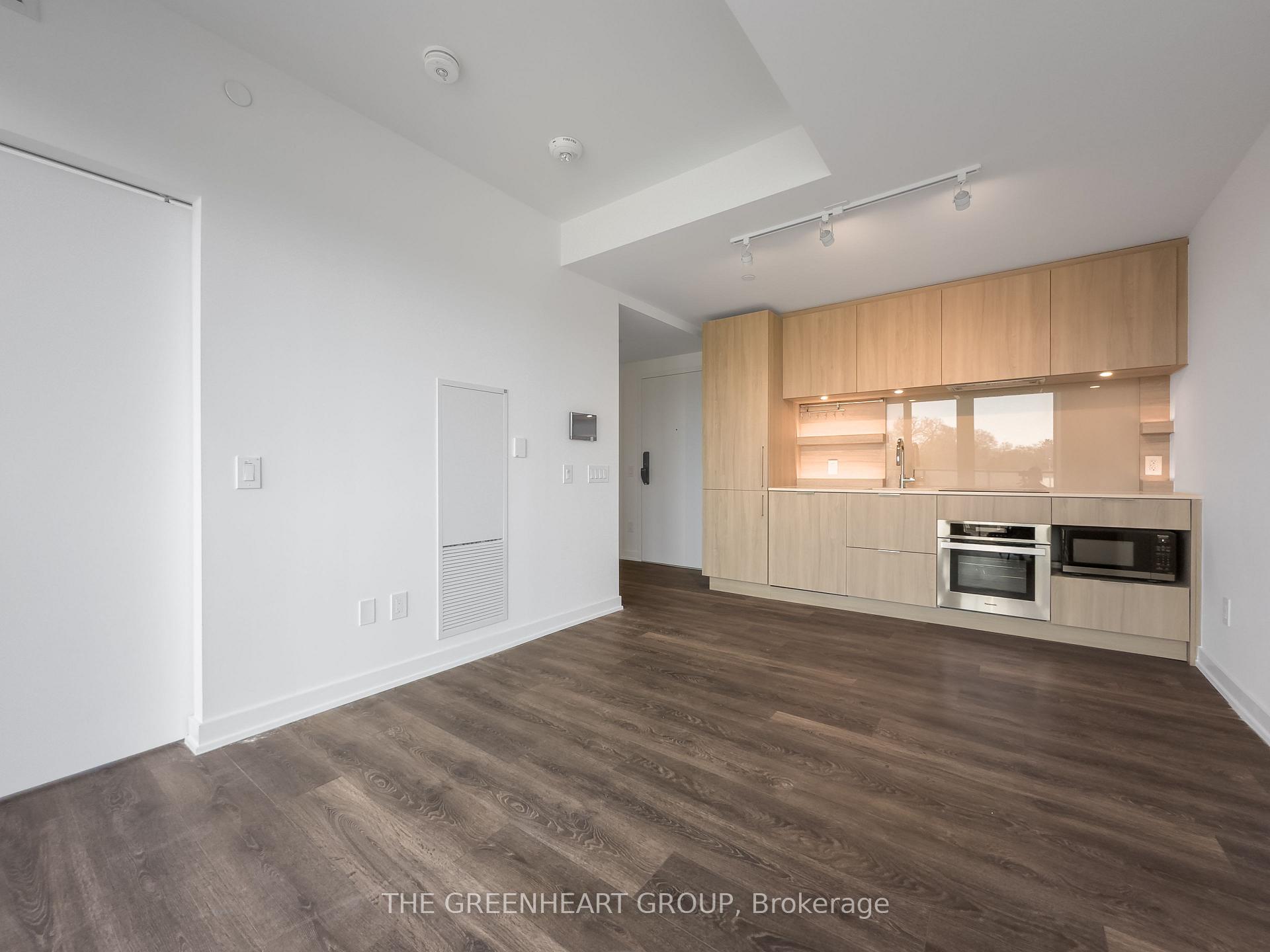1 Bedroom Condo at 28 Ann,  Mississauga For sale