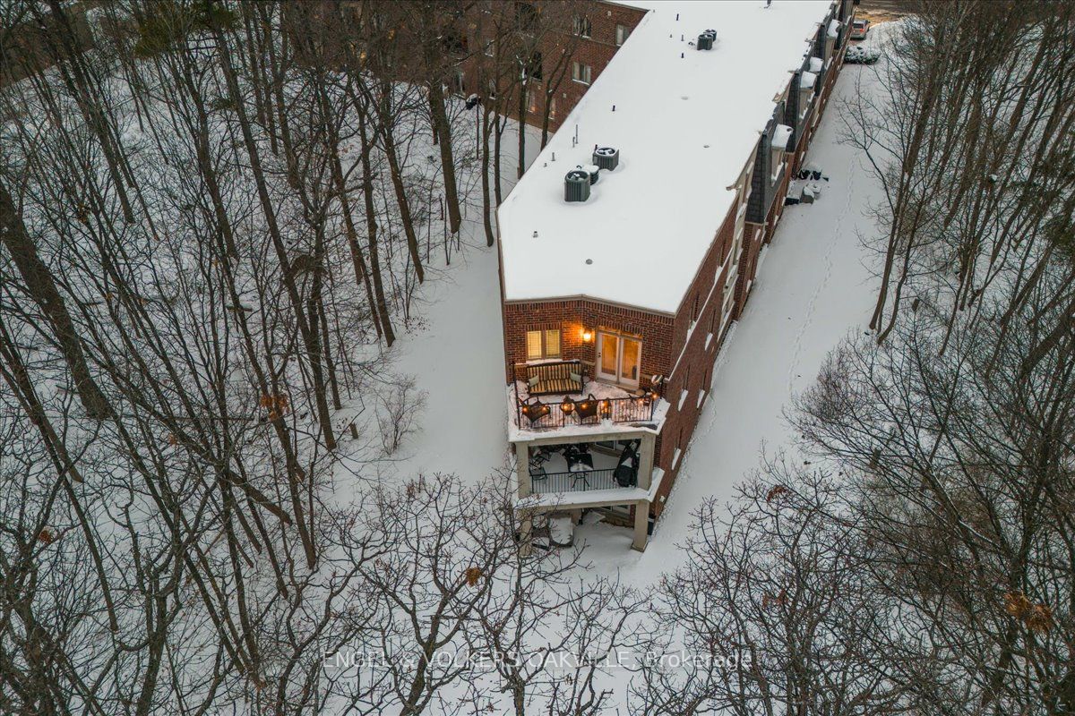 390 Upper Middle Road E, #306