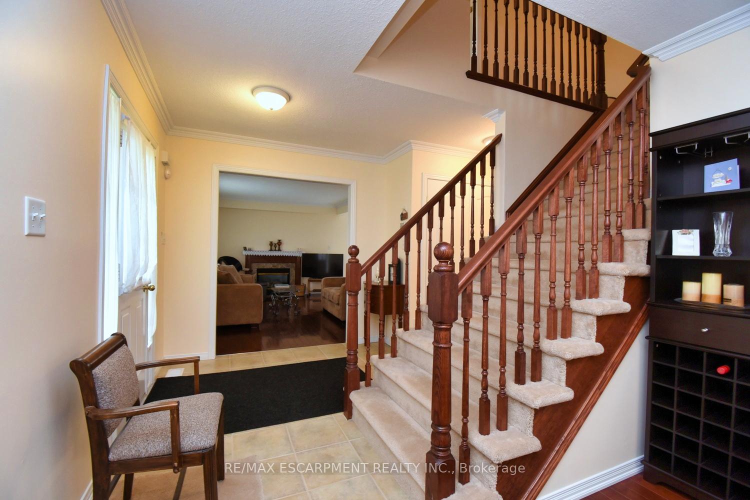 3 Bedrooms Condo at 7 Southside, Hamilton For sale