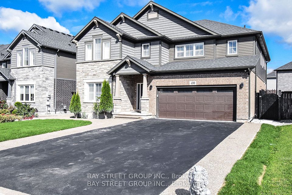 490 Silverwood Avenue, Welland, ON L3C 0C6