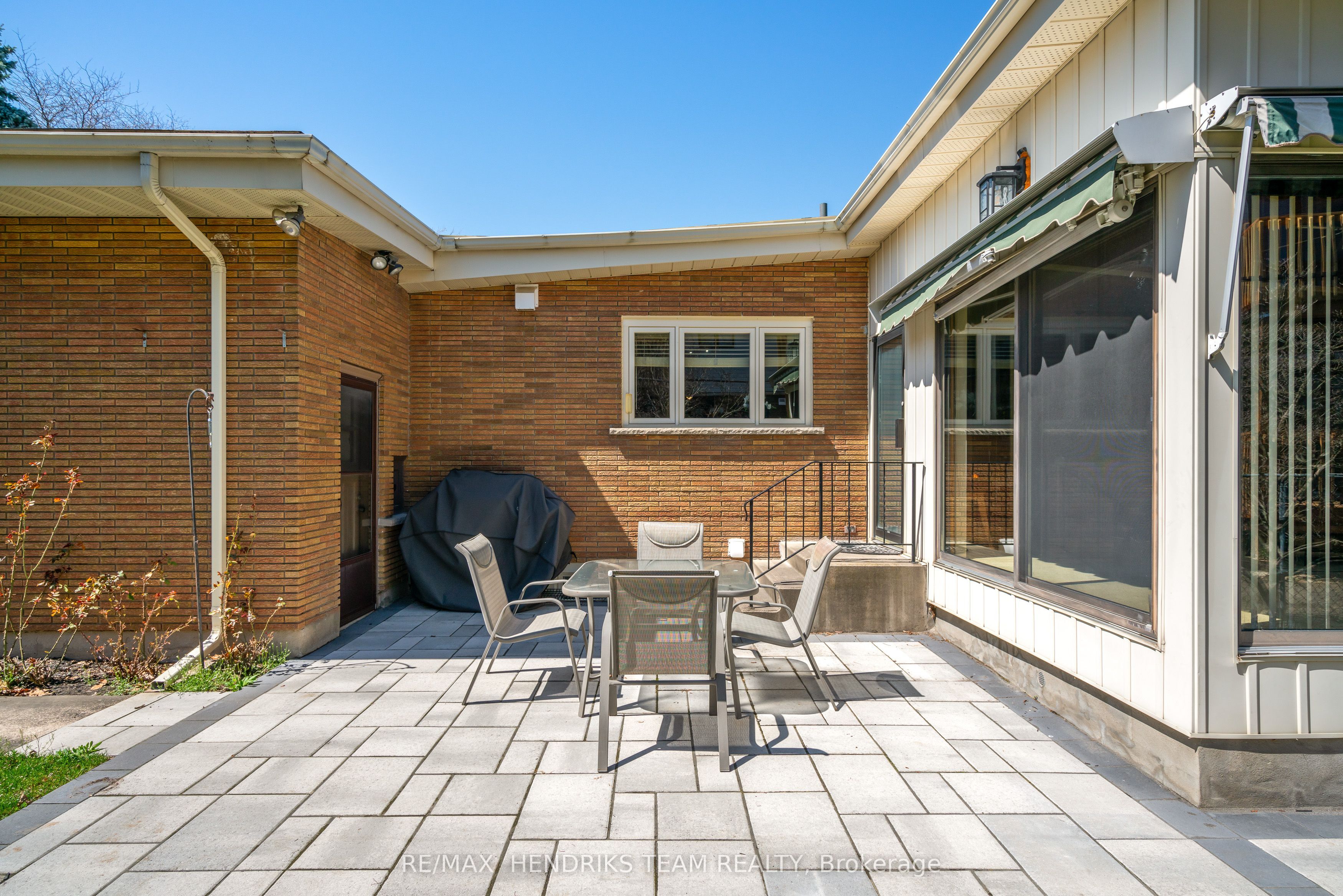 13 Jasmin Crescent, St. Catharines, ON L2T 2B9