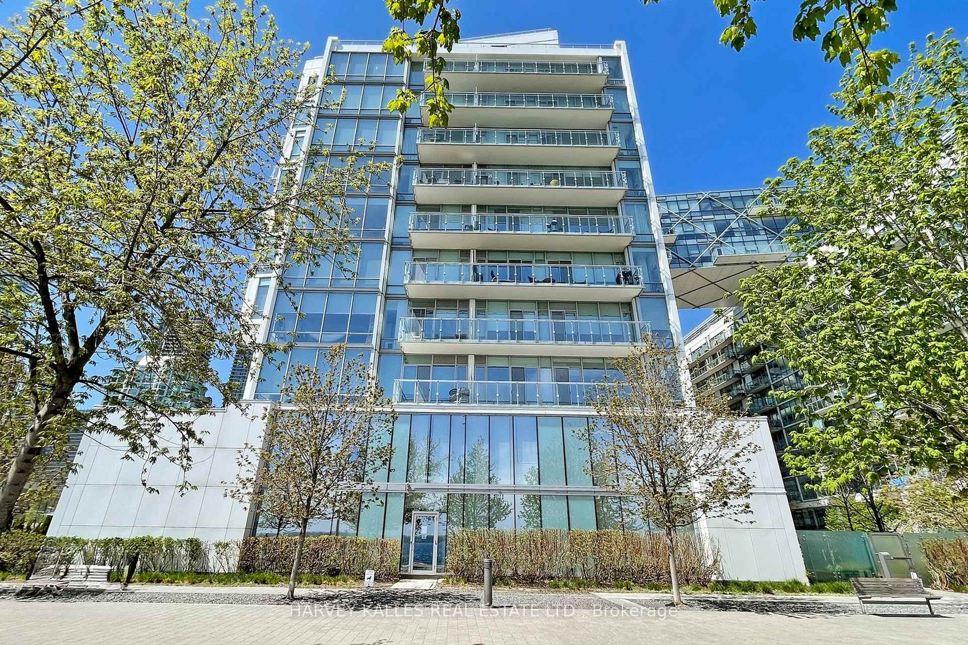 29 Queens Quay N/A E 1006
