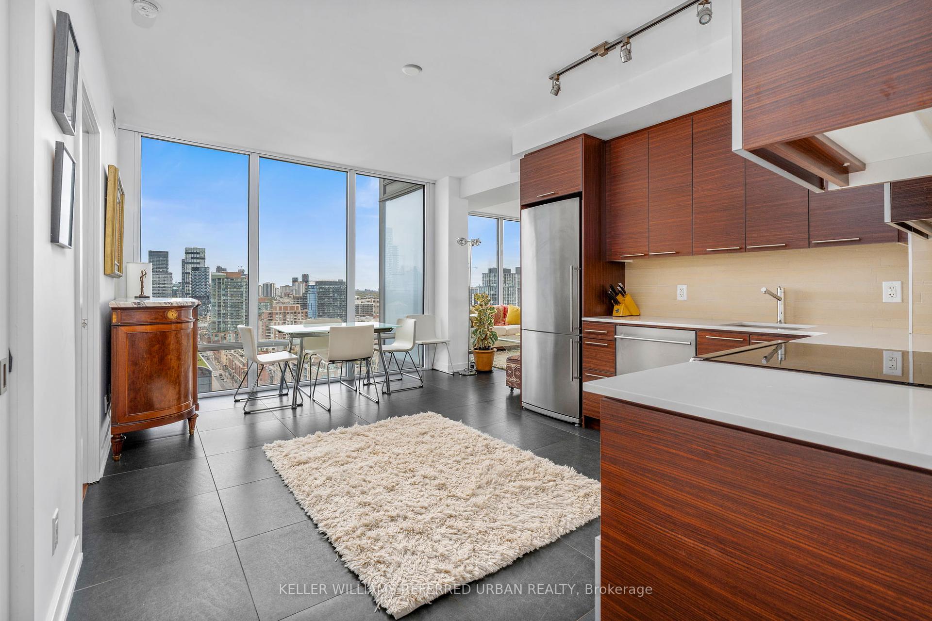 2 Bedrooms Condo at 1 Market, Toronto For sale