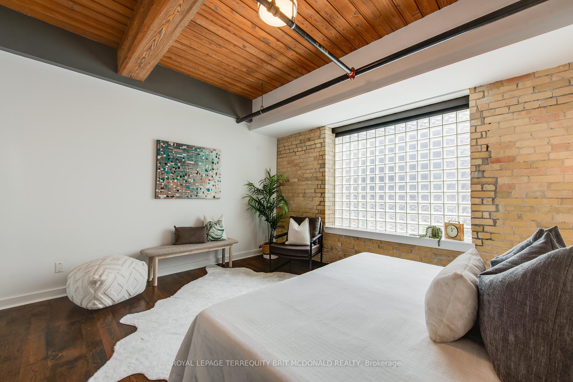 2 Bedrooms Condo at 436 Wellington, Toronto For sale
