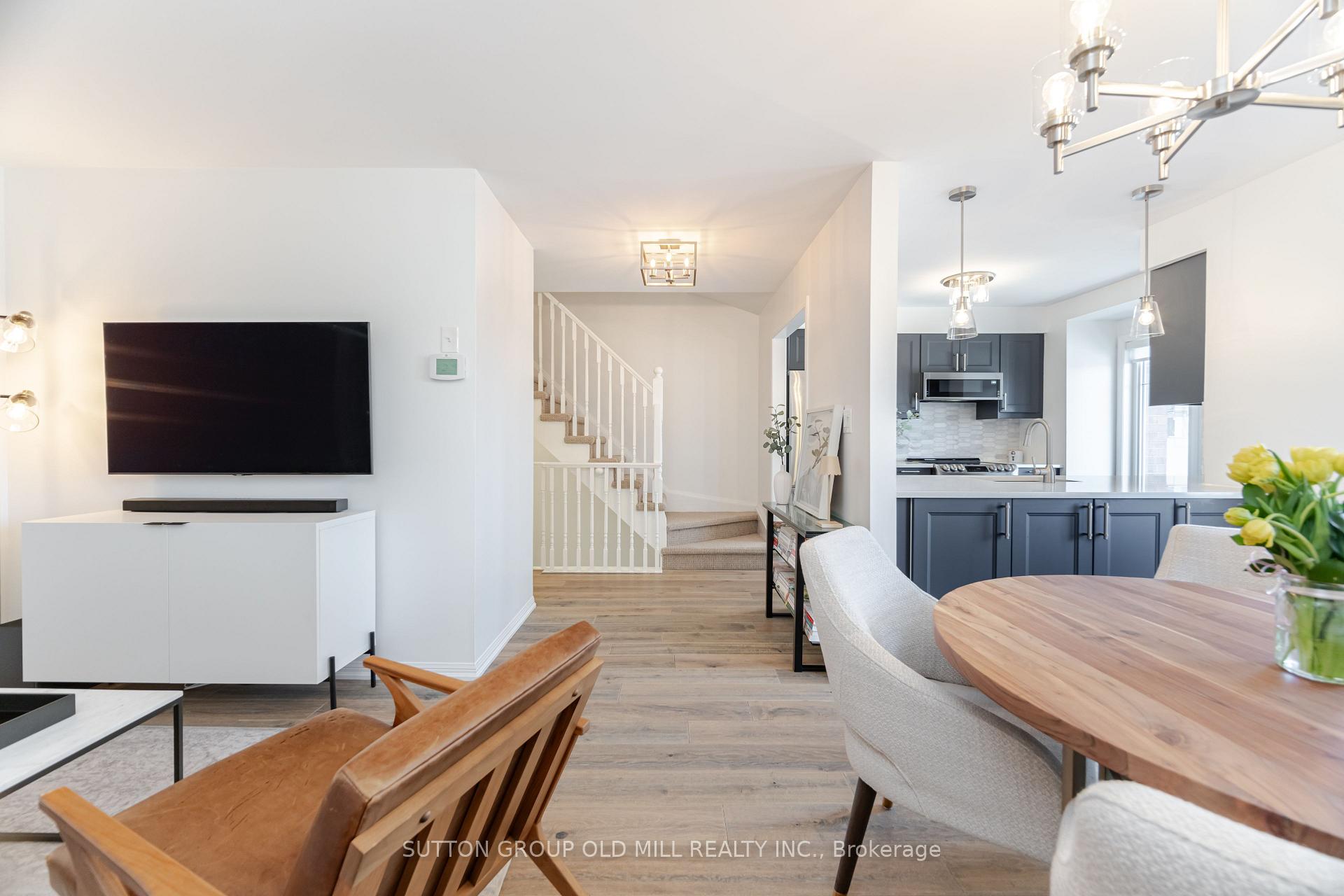 2 Bedrooms Condo at 3050 Rotary,  Burlington For sale