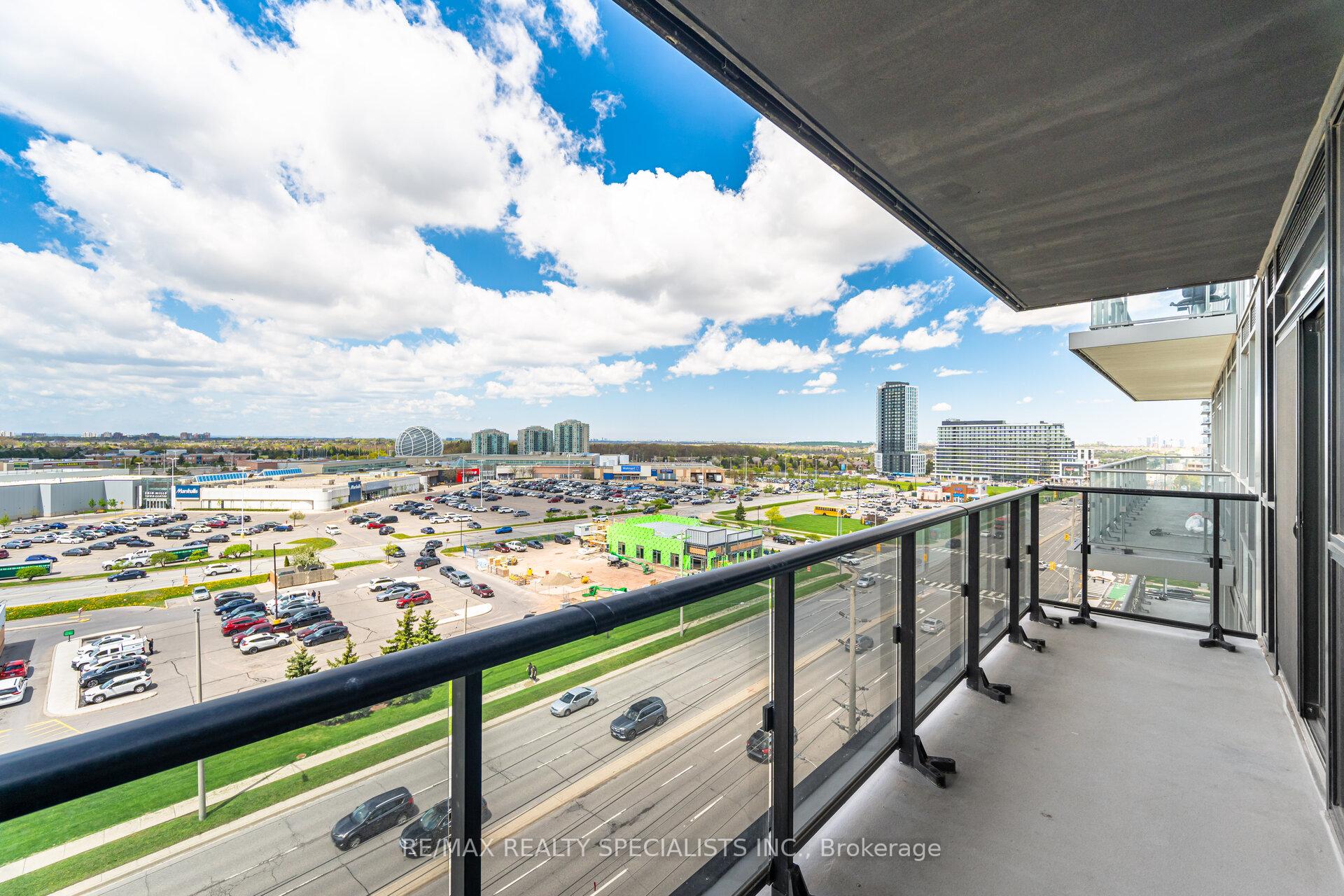 3 Bedrooms Condo at 4677 Glen Erin, Mississauga For sale