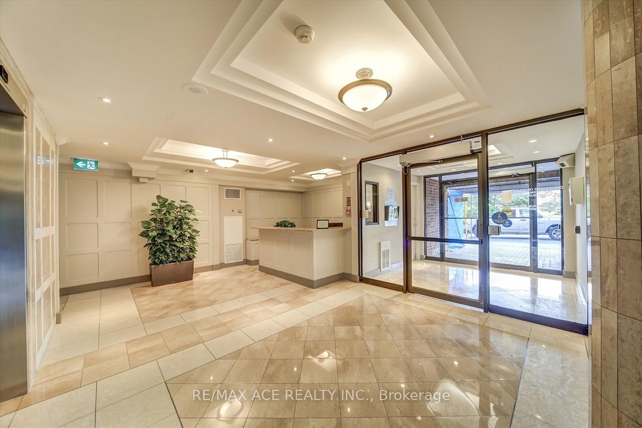 3 Bedrooms Condo at 330 Mccowan, Toronto For sale