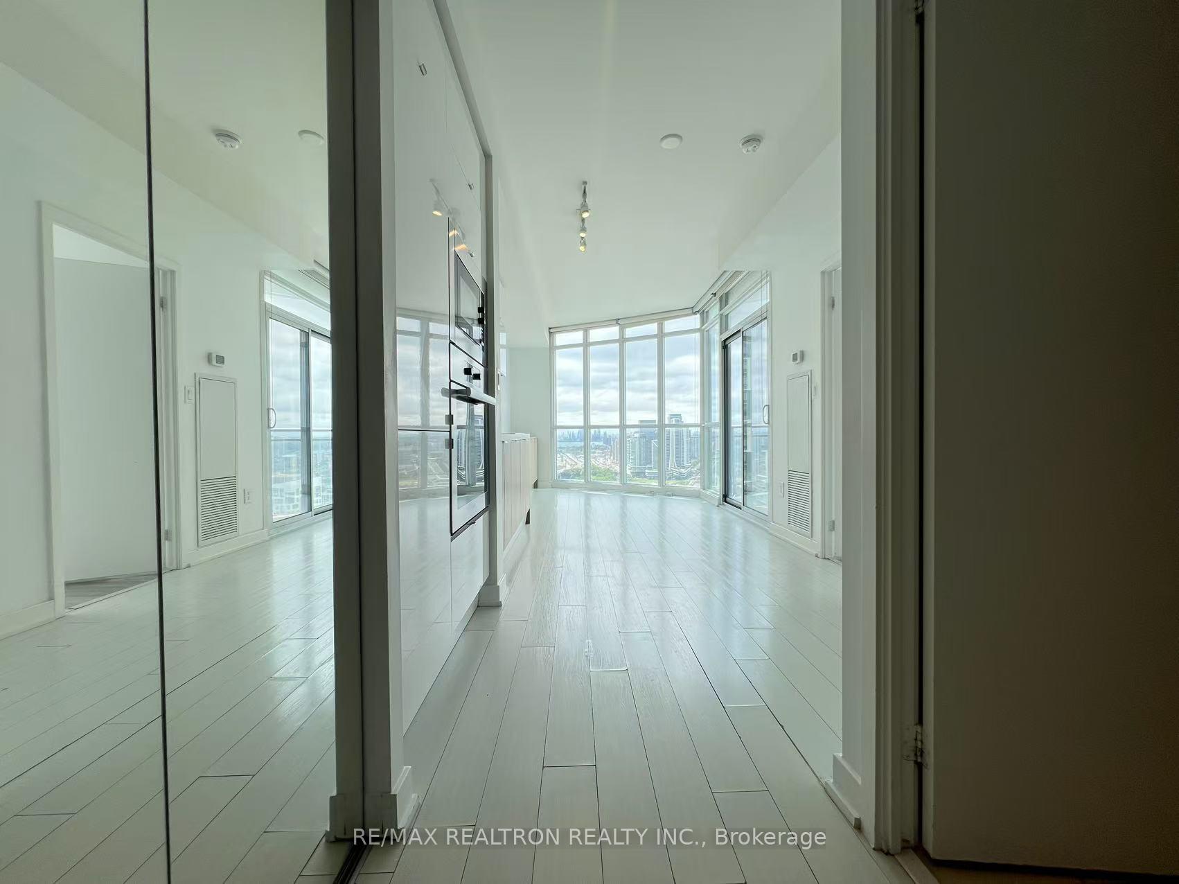 1 Bedroom Condo at 21 Iceboat, Toronto For sale