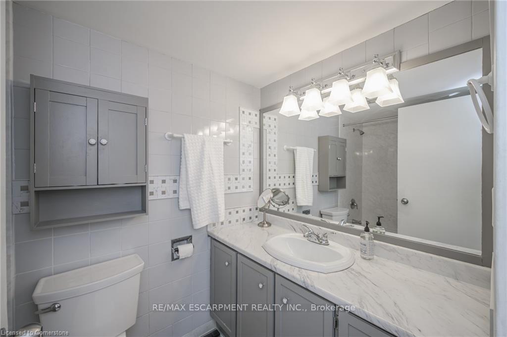 3 Bedrooms Condo at 301 FRANCES,  Hamilton For sale