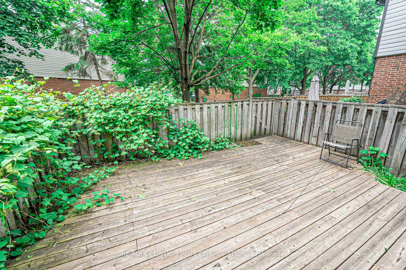 3 Bedrooms Condo at 525 Meadows, Mississauga For sale