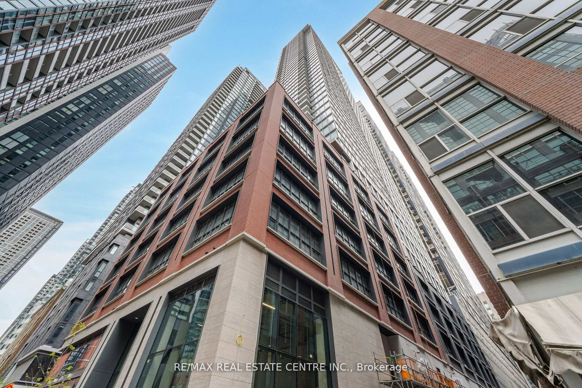 2 Bedrooms Condo at 55 Mercer,  Toronto For sale