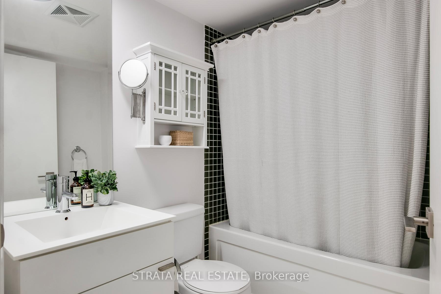 1 Bedroom Condo at 111 Elizabeth, Toronto For sale