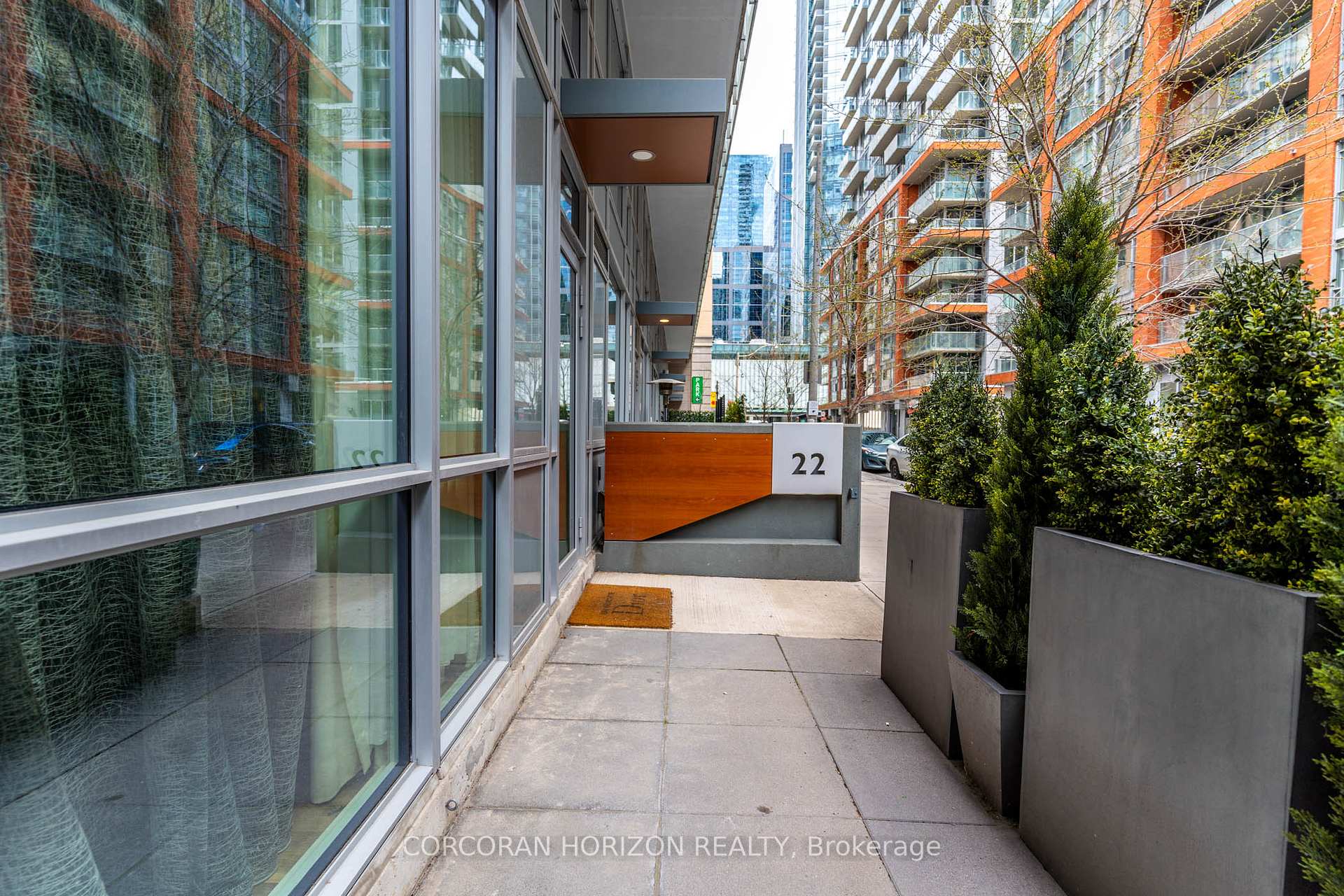 4 Bedrooms Condo at 30 Nelson, Toronto For sale