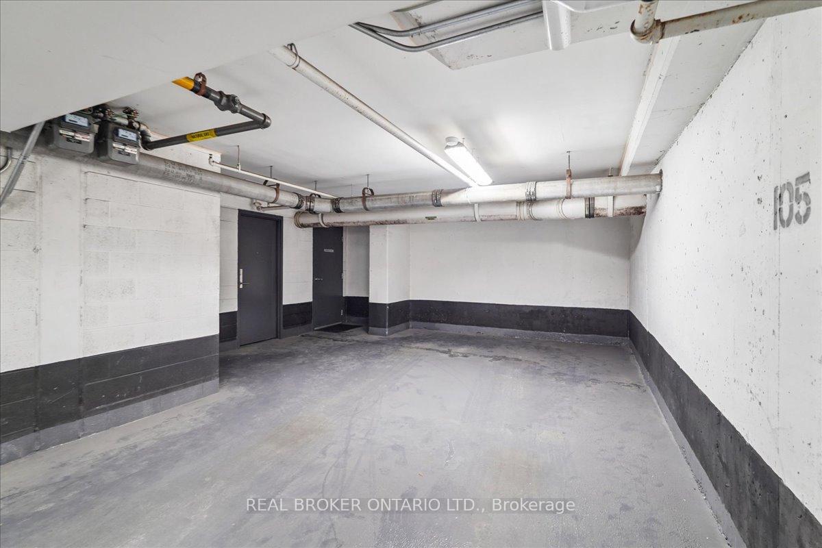 3 Bedrooms Condo at 191 Duplex, Toronto For sale