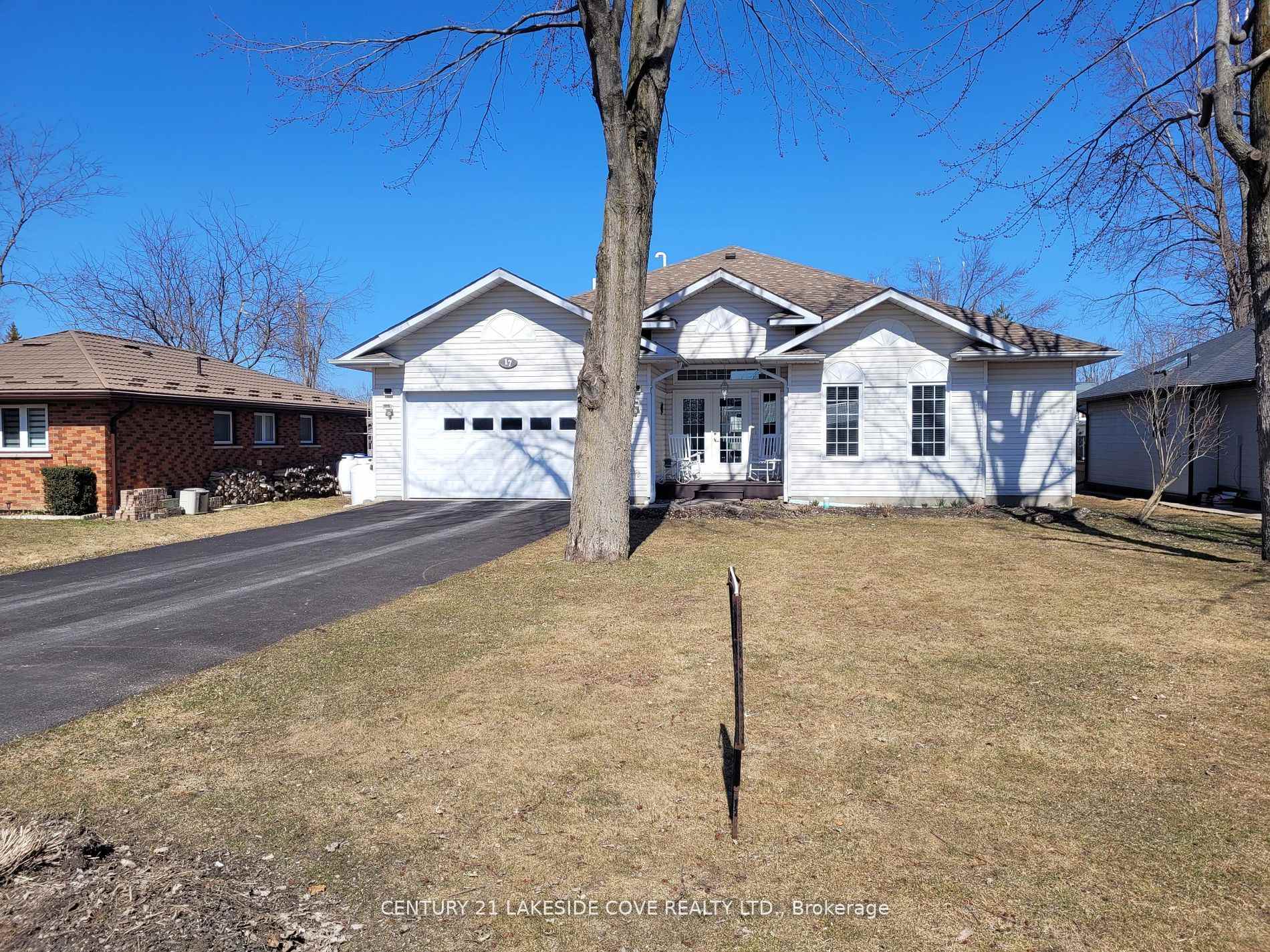 17 Willow Crescent, Ramara, ON L0K 1B0