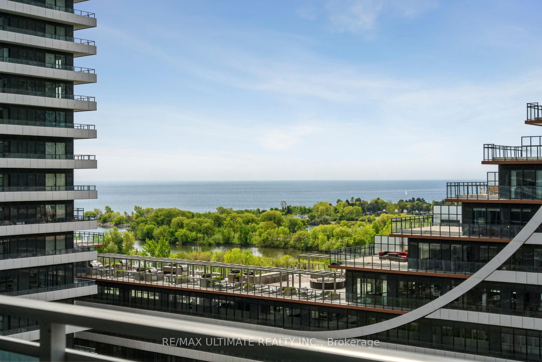 2 Bedrooms Condo at 33 Shore Breeze, Toronto For sale