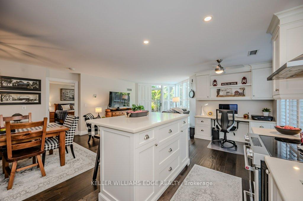 2 Bedrooms Condo at 1150 Parkwest, Mississauga For sale