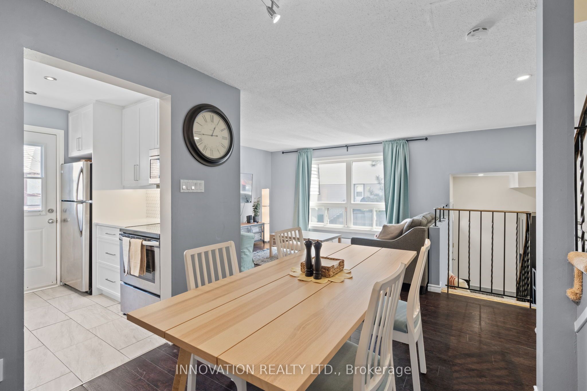 #B - 20 Woodvale Green, SouthofBaselinetoKnoxdale, ON K2G 4H2