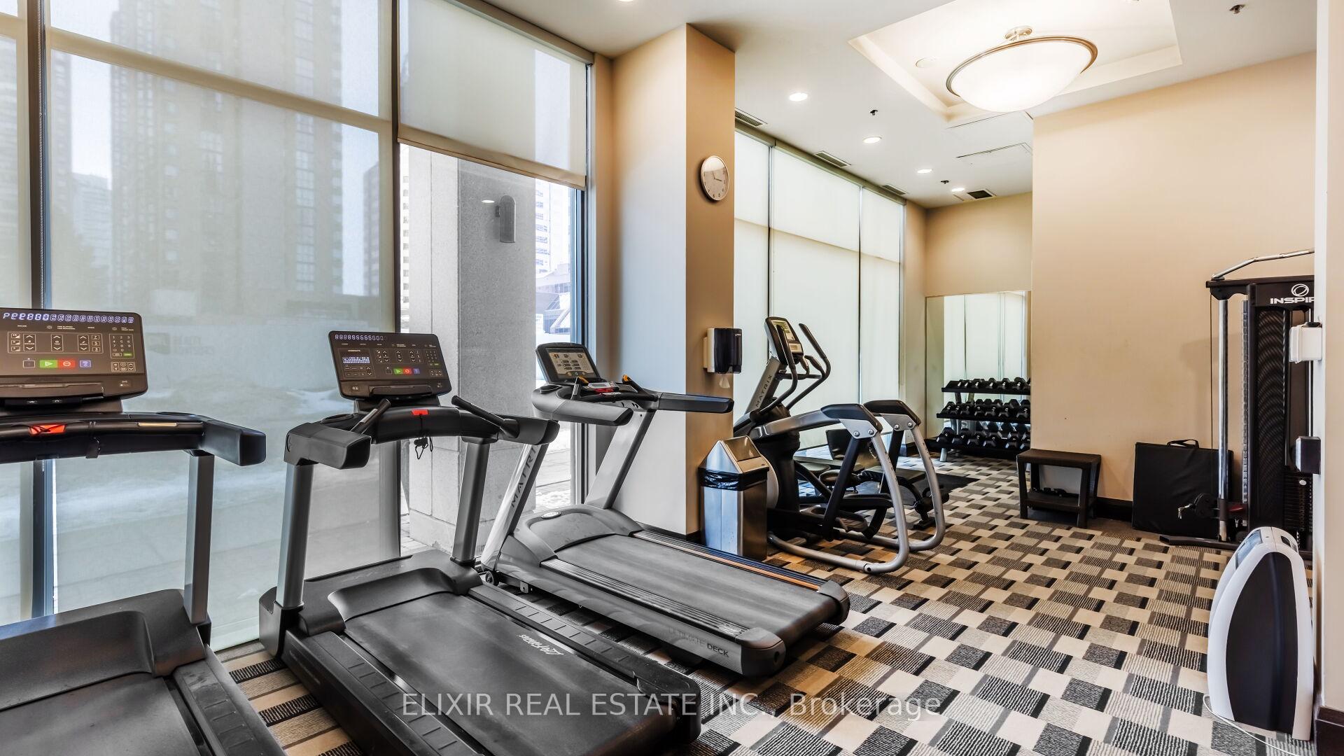 2 Bedrooms Condo at 208 Enfield, Mississauga For sale