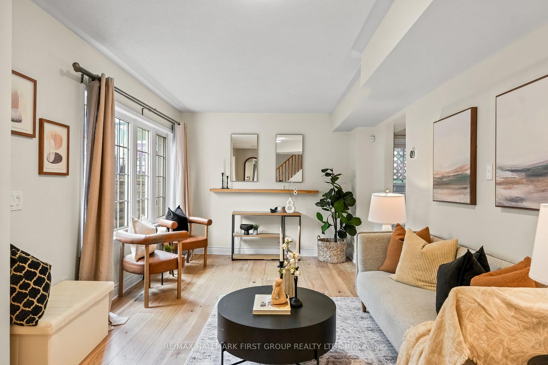 3 Bedrooms Condo at 262 St. Helen’s, Toronto For sale
