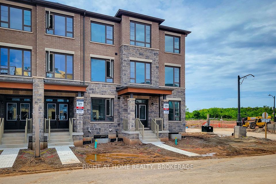 1131 WHEAT BOOM Drive, Oakville, ON L6H 8B9