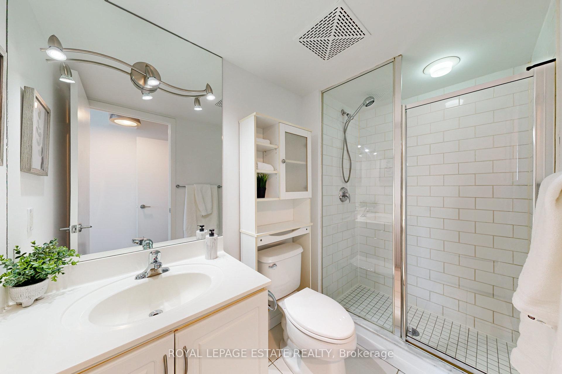 2 Bedrooms Condo at 185 Legion,  Toronto For sale