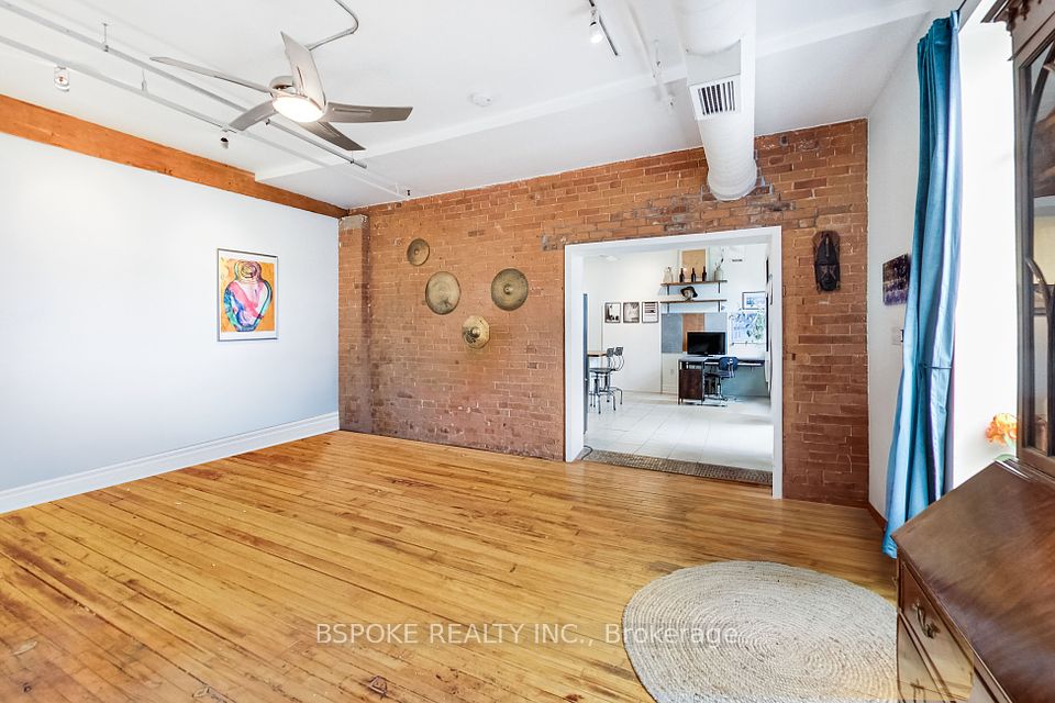 121 Prescott
