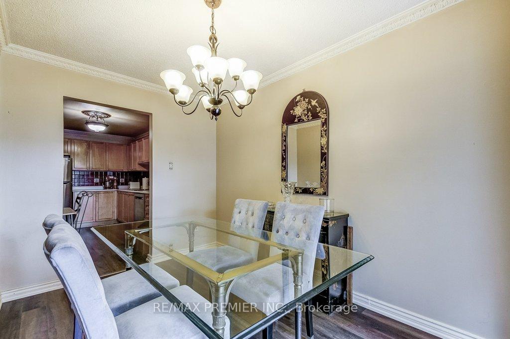 4 Bedrooms Condo at 2670 Battleford, Mississauga For sale
