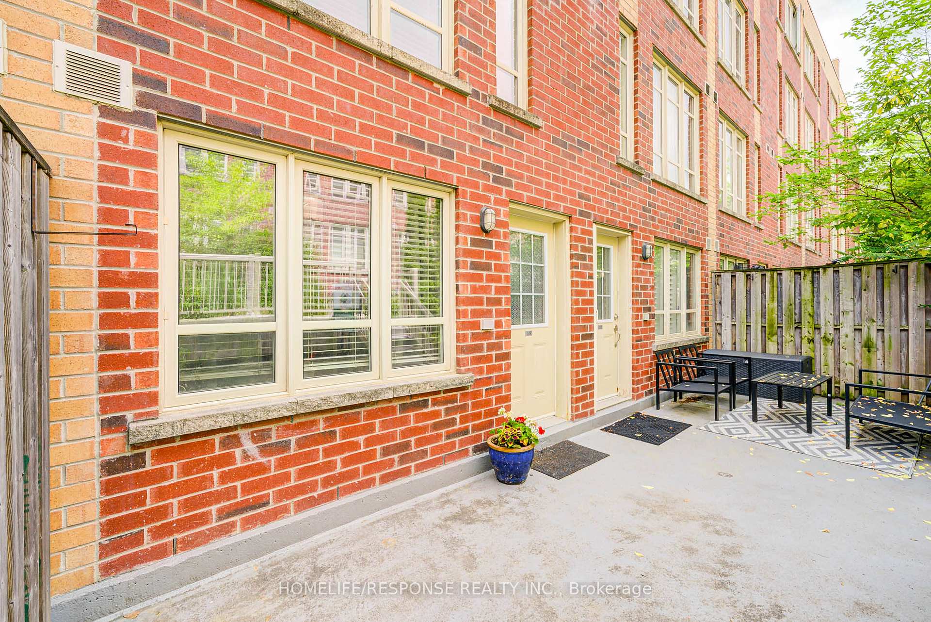 3 Bedrooms Condo at 35 Elsie, Toronto For sale