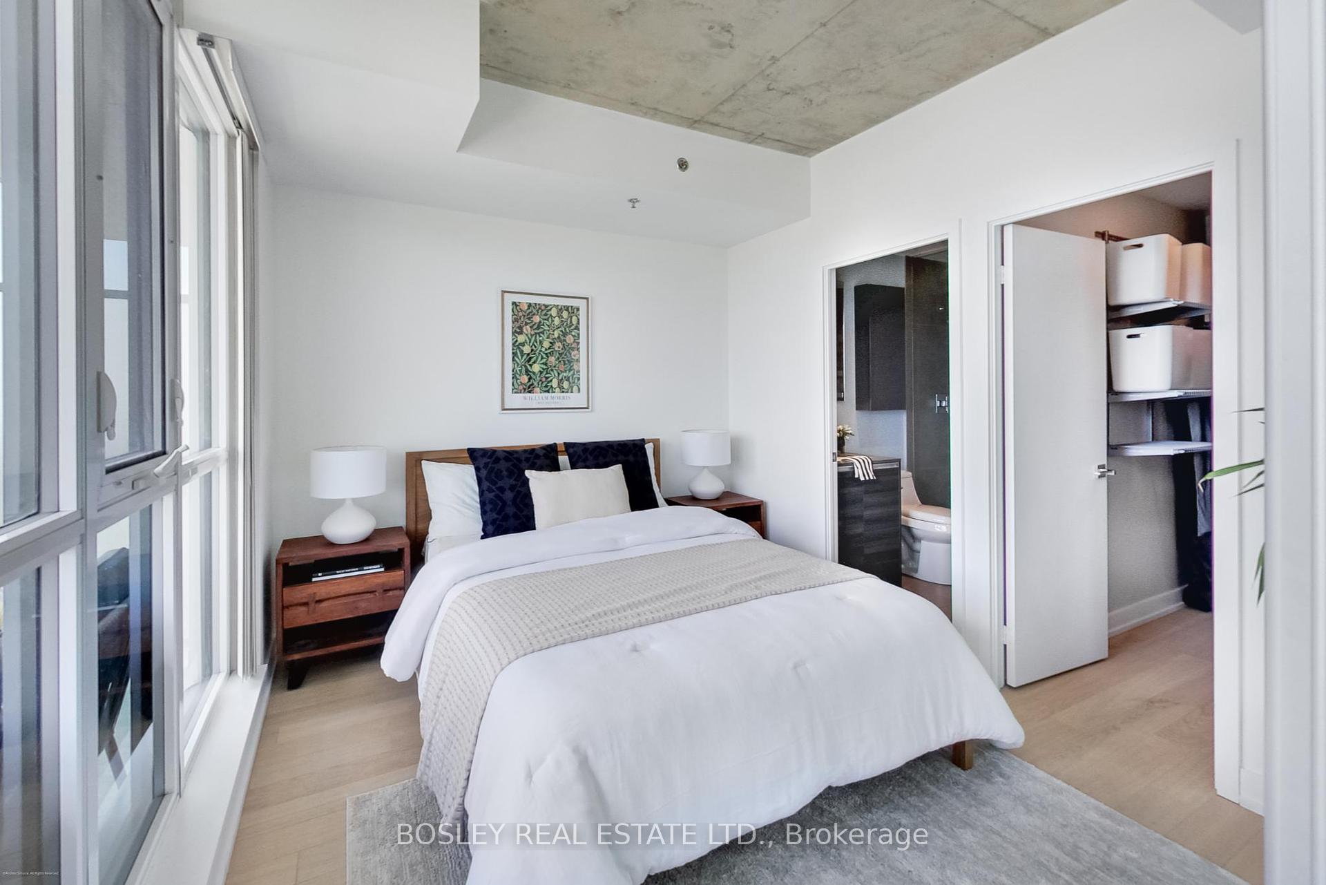 3 Bedrooms Condo at 20 Minowan Miikan, Toronto For sale