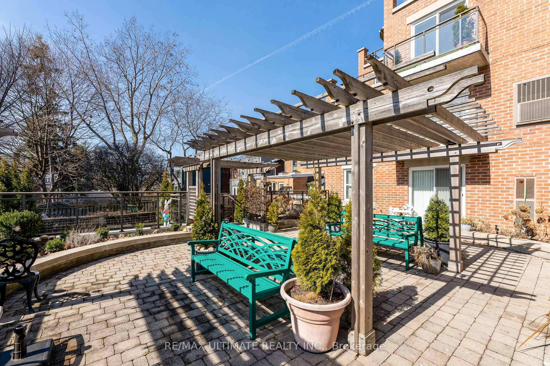 2 Bedrooms Condo at 645 Millwood, Toronto For sale