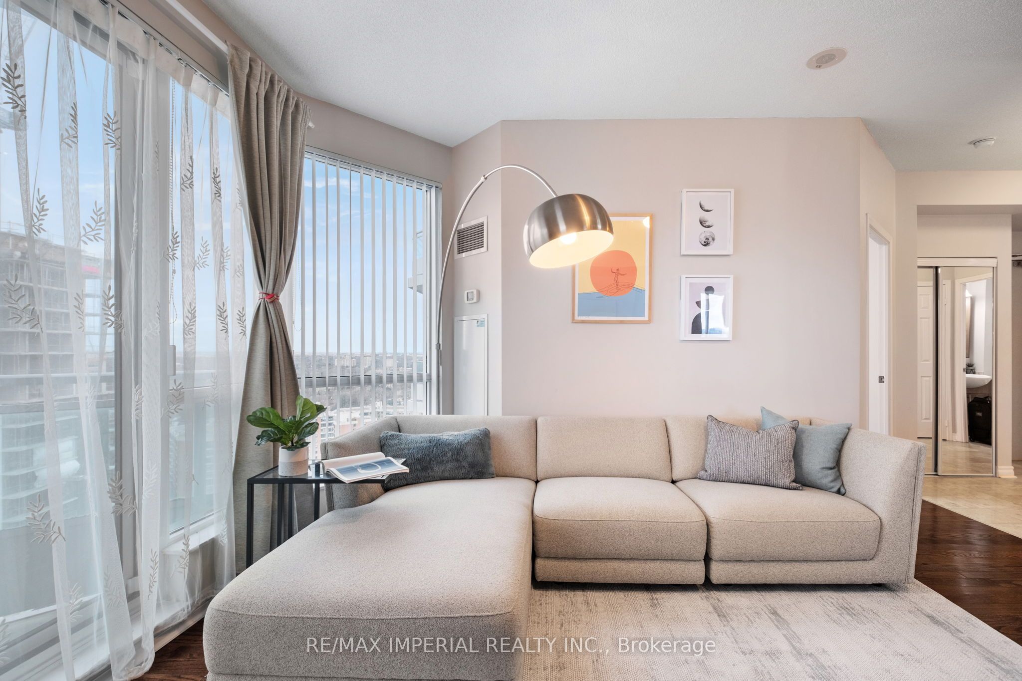 18 Holmes Avenue, #2210