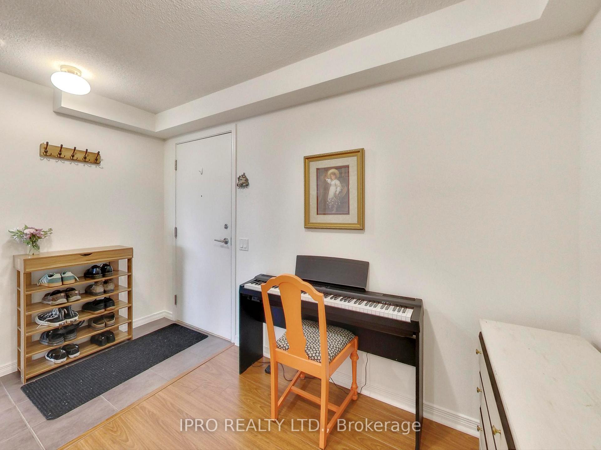 3 Bedrooms Condo at 60 Heintzman, Toronto For sale