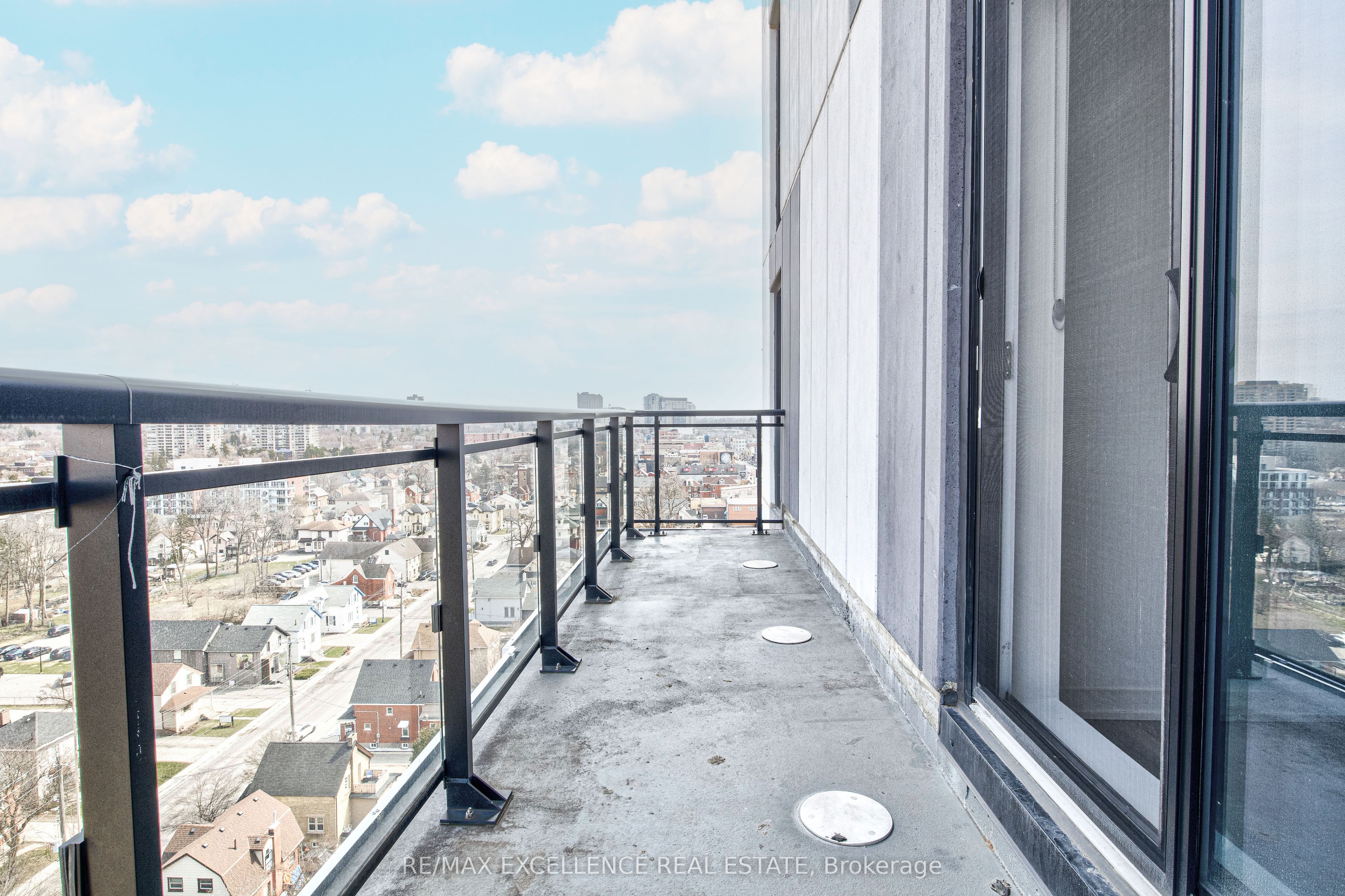 128 King Street N, #1402