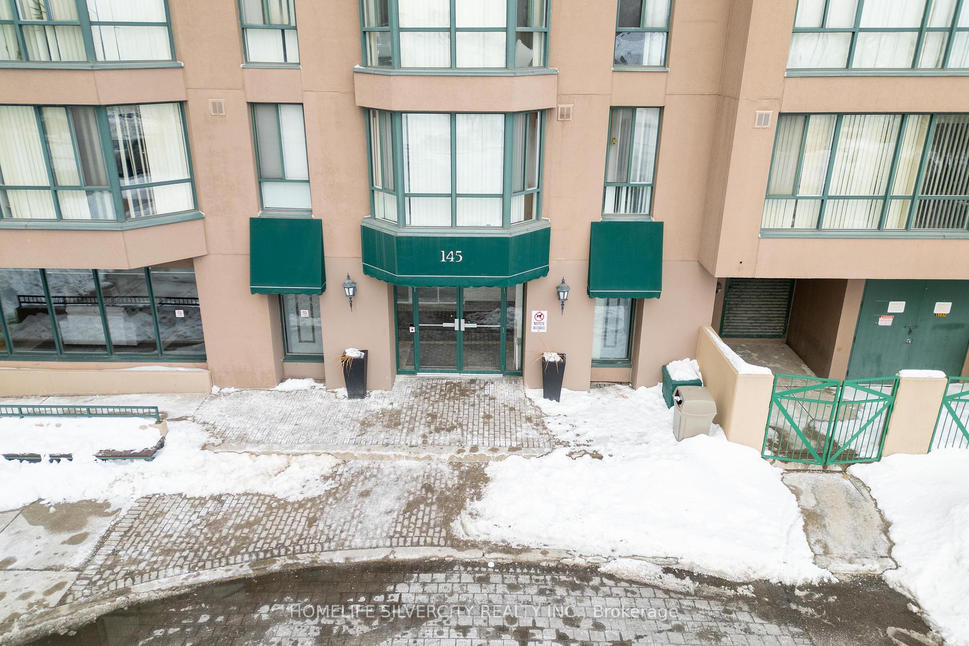 3 Bedrooms Condo at 145 Hillcrest, Mississauga For sale