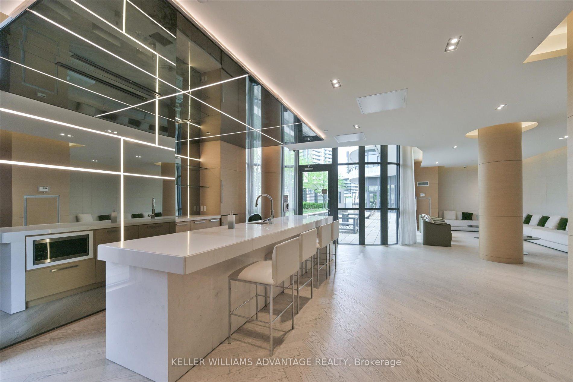 2 Bedrooms Condo at 99 The Donway, Toronto For sale