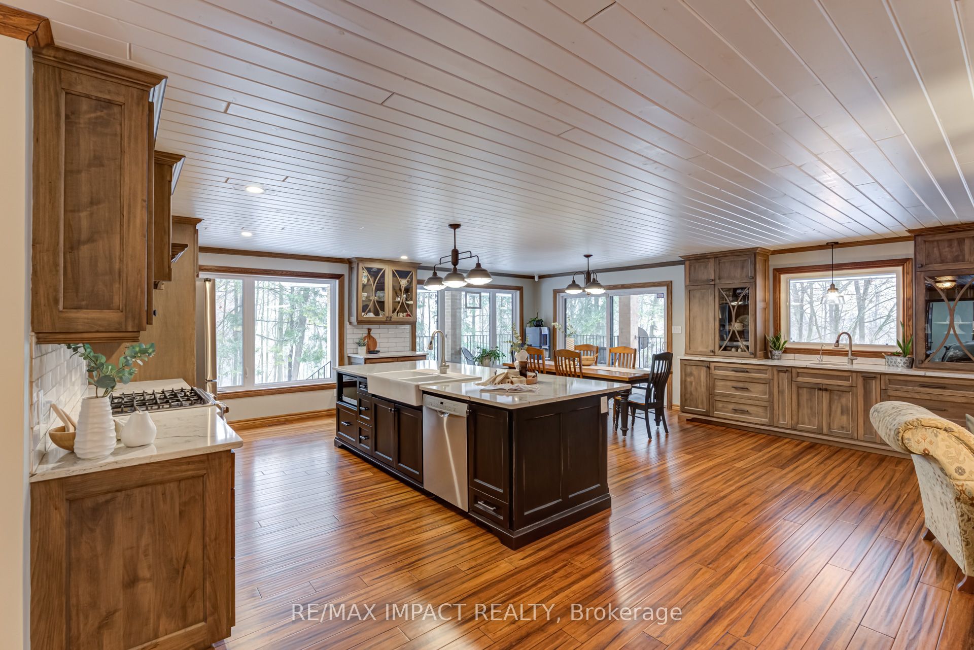 215 Raglan Road W