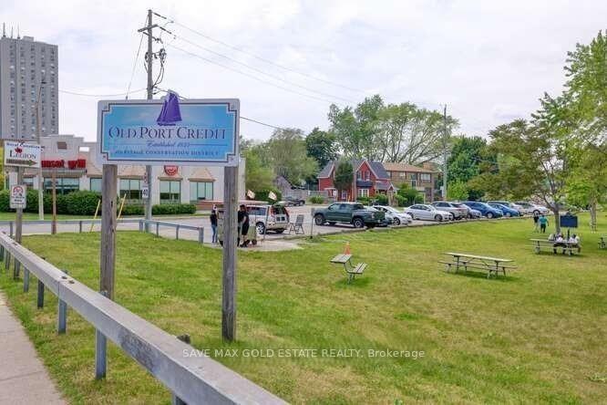 3 Bedrooms Condo at 49 Queen, Mississauga For sale
