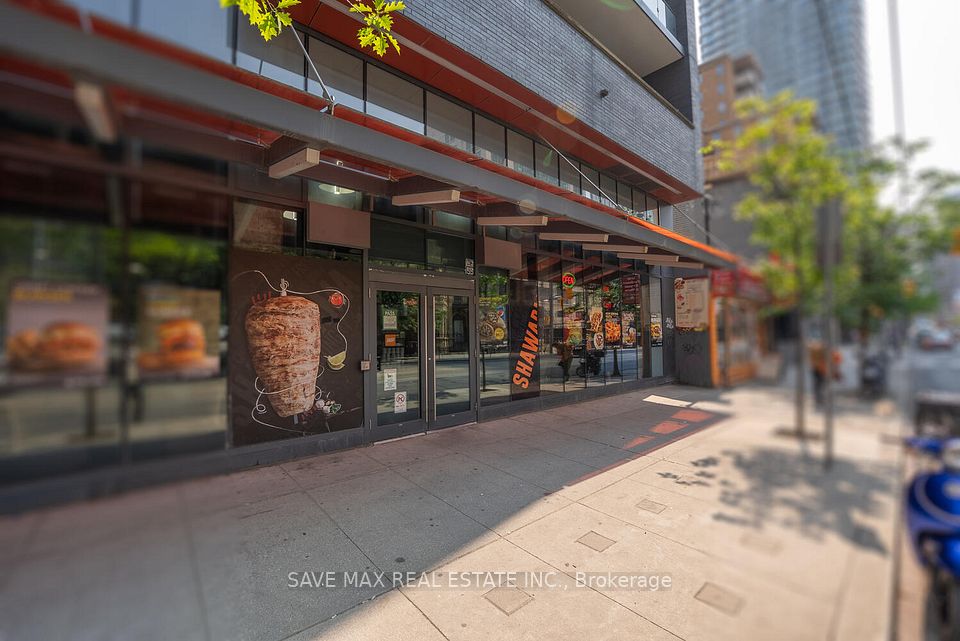 155 Dundas