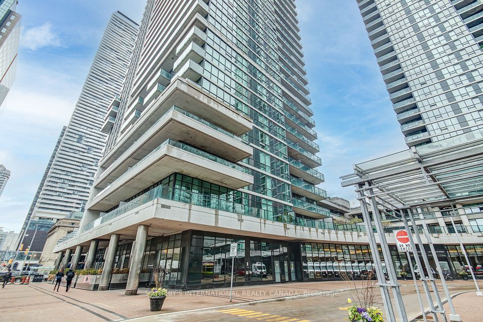 33 Bay Street
