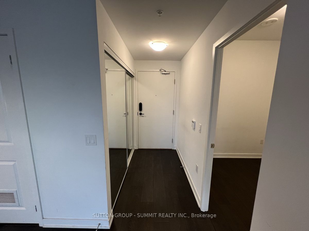 85 ONEIDA Crescent, #401