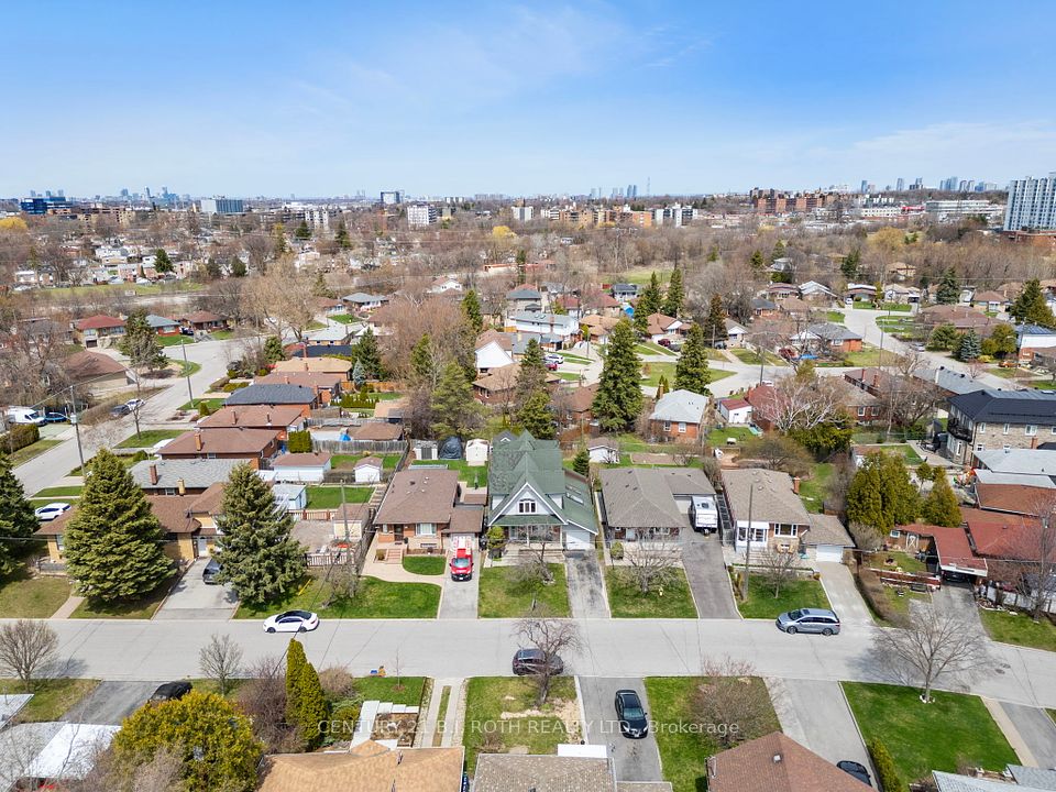 68 Maywood Park, Toronto, ON M1K 2H2