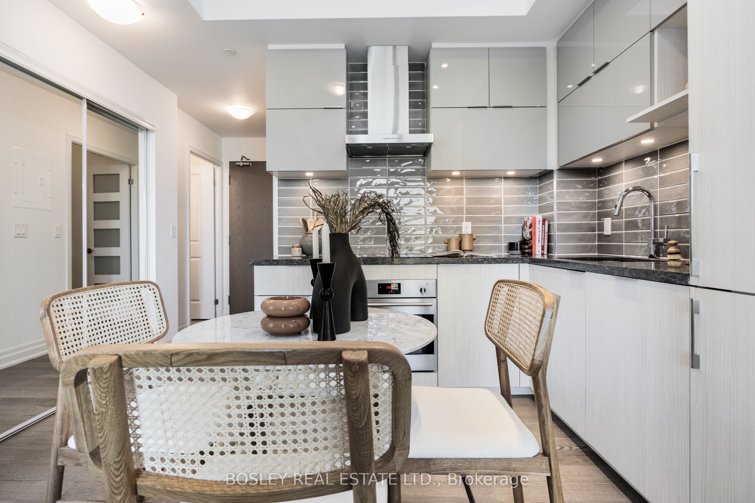 8 Rouge Valley Drive W, #908